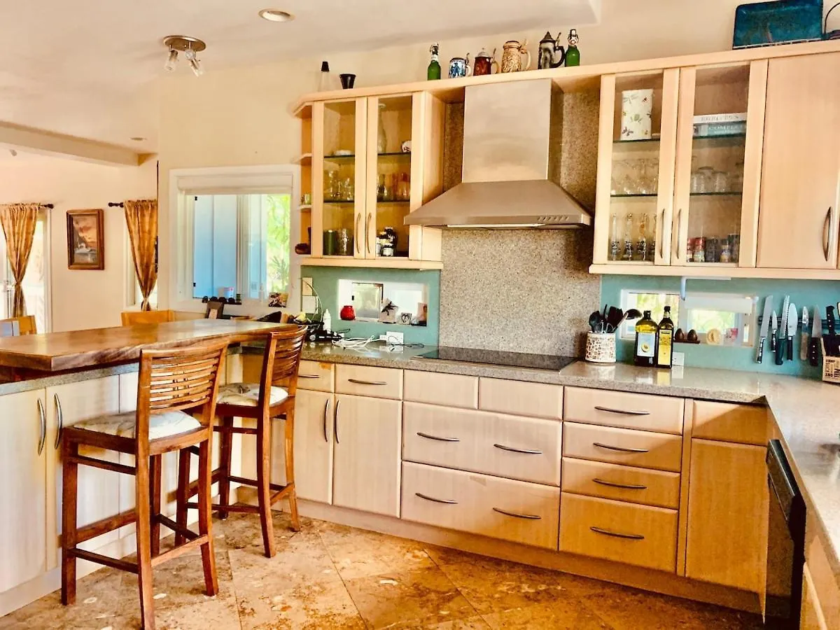 Semesterbostad Waimea Bay Tropical Retreat With Pool And Jacuzzi Villa Haleiwa USA