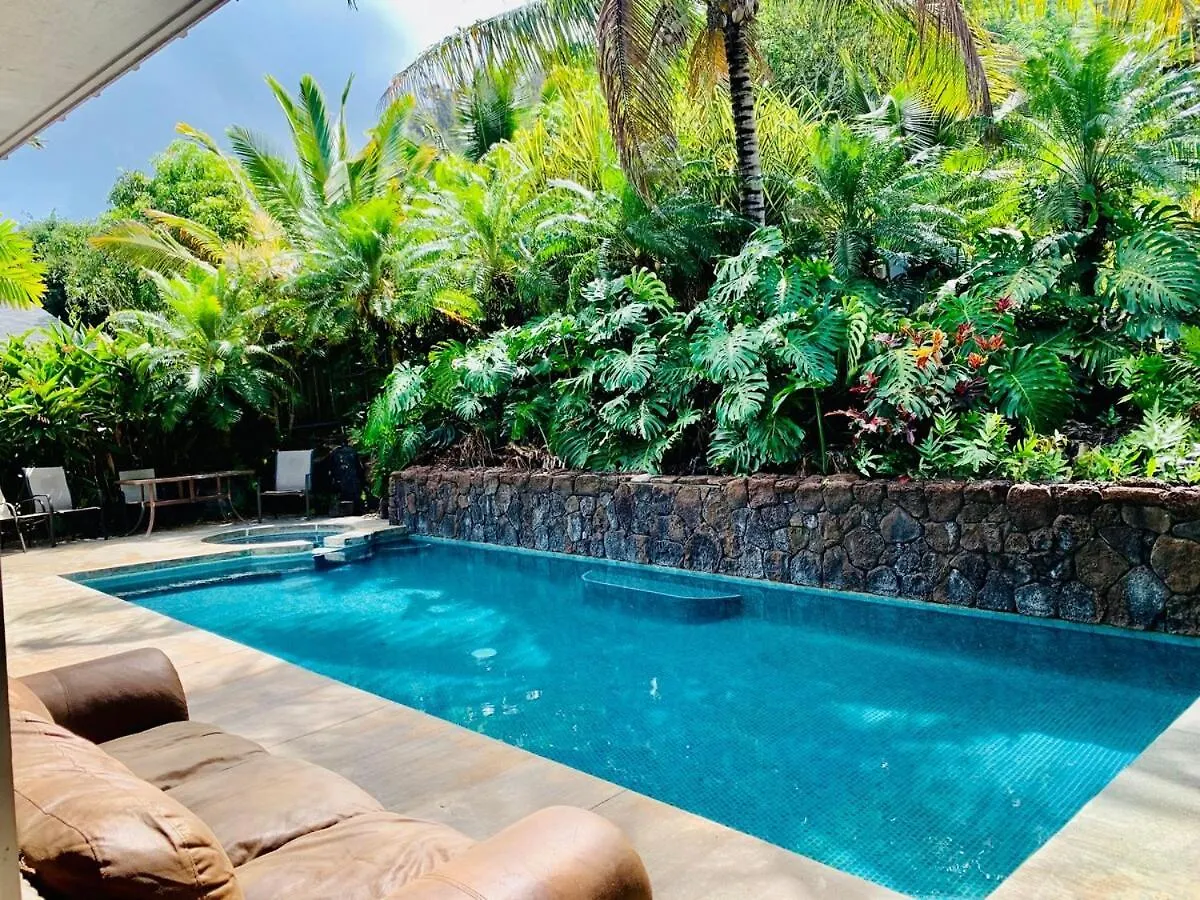 Waimea Bay Tropical Retreat With Pool And Jacuzzi Villa Haleiwa